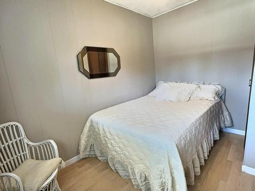 Bedroom - 11 Rue Maisonneuve, Ville-Marie, QC - Indoor Photo Showing Bedroom