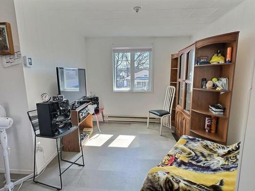 Living room - 11 Rue Maisonneuve, Ville-Marie, QC - Indoor