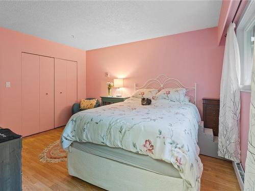 219 Marine Dr, Ucluelet, BC - Indoor Photo Showing Bedroom