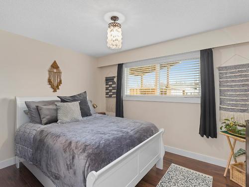 140 Molnar Road, Kelowna, BC - Indoor Photo Showing Bedroom