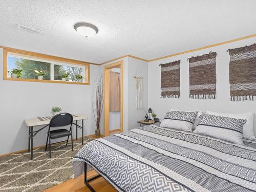 140 Molnar Road, Kelowna, BC - Indoor Photo Showing Bedroom