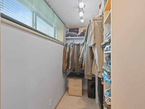 140 Molnar Road, Kelowna, BC - Indoor With Storage