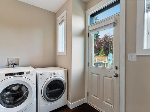 669 Rockingham Rd, Langford, BC - Indoor Photo Showing Laundry Room