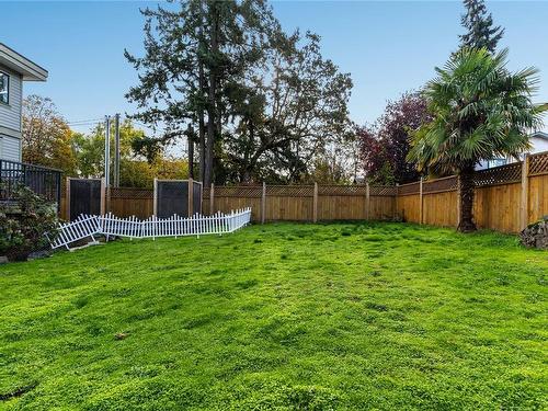 669 Rockingham Rd, Langford, BC - Outdoor With Backyard