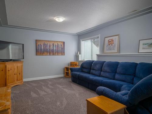 5375 Bayshore Dr, Nanaimo, BC - Indoor Photo Showing Living Room