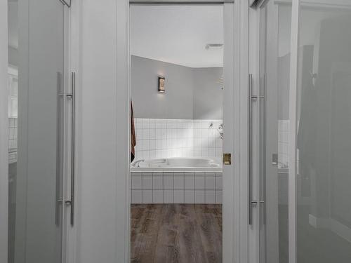 5375 Bayshore Dr, Nanaimo, BC - Indoor Photo Showing Bathroom