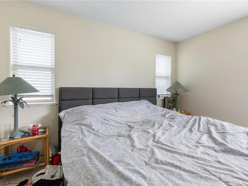 228 Saturna Dr, Qualicum Beach, BC - Indoor Photo Showing Bedroom