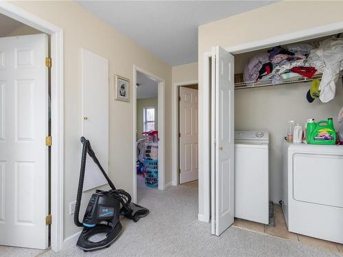 228 Saturna Dr, Qualicum Beach, BC - Indoor Photo Showing Laundry Room