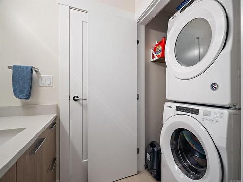 406-2500 Hackett Cres, Central Saanich, BC - Indoor Photo Showing Laundry Room