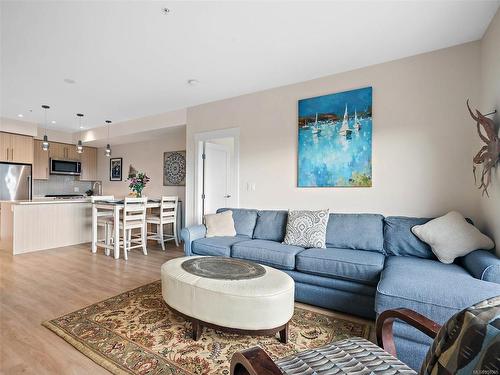 406-2500 Hackett Cres, Central Saanich, BC - Indoor Photo Showing Living Room