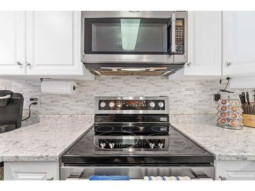 314-1002 Riverside Avenue, Sicamous, BC - Indoor Photo Showing Kitchen