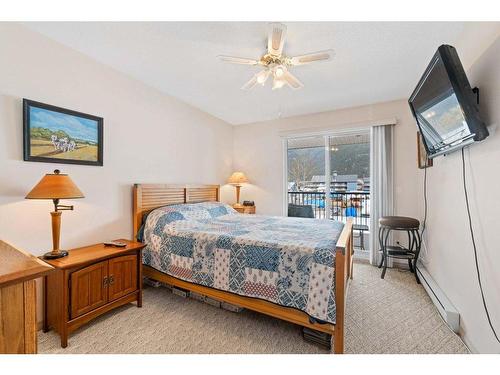 314-1002 Riverside Avenue, Sicamous, BC - Indoor Photo Showing Bedroom