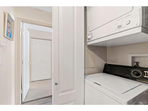 314-1002 Riverside Avenue, Sicamous, BC - Indoor Photo Showing Laundry Room