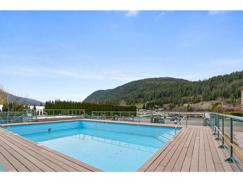 314-1002 Riverside Avenue, Sicamous, BC - Outdoor With Backyard