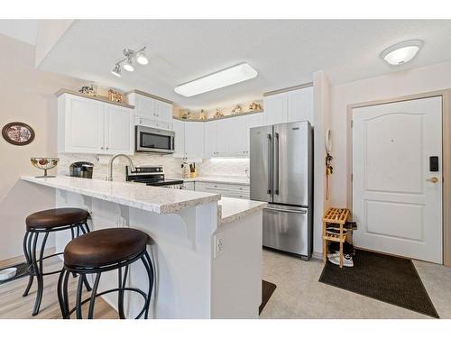 314-1002 Riverside Avenue, Sicamous, BC - Indoor Photo Showing Kitchen With Upgraded Kitchen