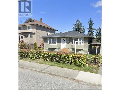 7520 6Th Street, Burnaby, BC - Outdoor