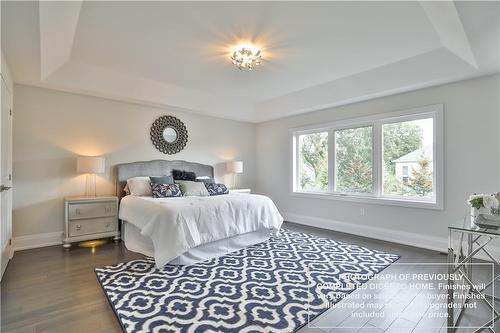 91 Aquasanta Crescent, Hamilton, ON - Indoor Photo Showing Bedroom