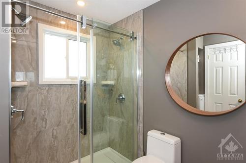 1831 Belval Crescent, Ottawa, ON - Indoor Photo Showing Bathroom
