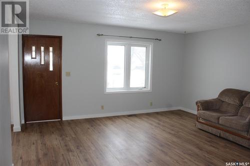 631 Front Street, Eastend, SK - Indoor Photo Showing Other Room