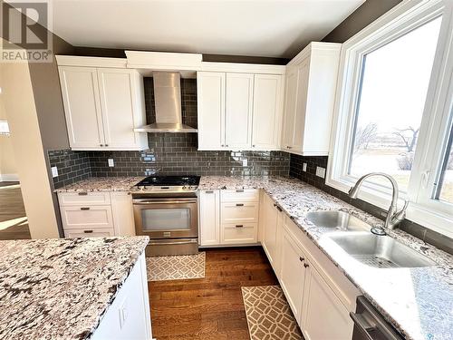 Weyburn Acreage, Weyburn Rm No. 67, SK - Indoor Photo Showing Kitchen With Double Sink With Upgraded Kitchen