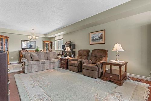 Living room - 301 Frances Avenue|Unit #203, Stoney Creek, ON - Indoor Photo Showing Living Room
