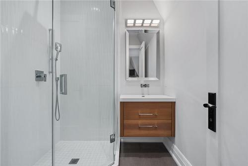 128 Balsam Drive, Oakville, ON - Indoor Photo Showing Bathroom