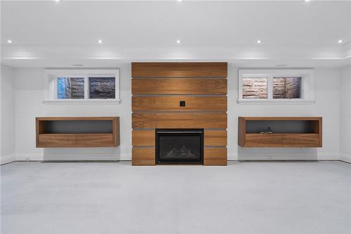 128 Balsam Drive, Oakville, ON - Indoor With Fireplace