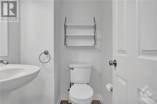 Main floor powder room - 762 Lakeridge Drive, Ottawa, ON - Indoor Photo Showing Bathroom