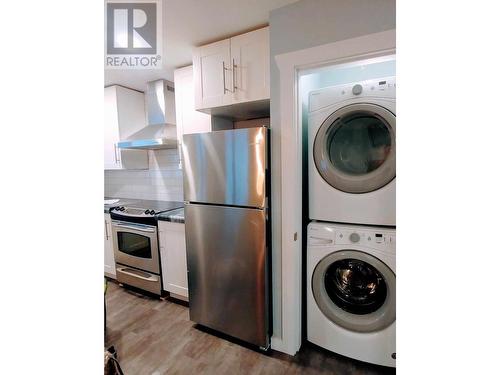 3579 5Th Avenue, Prince George, BC - Indoor Photo Showing Laundry Room