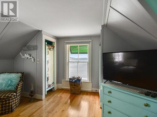 5680 Cherry Street, Morrisburg, ON - Indoor Photo Showing Bedroom