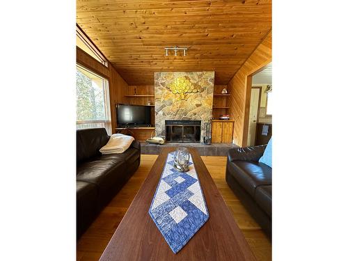 73 - 2000 Indian Beach Road, Windermere, BC - Indoor Photo Showing Living Room With Fireplace