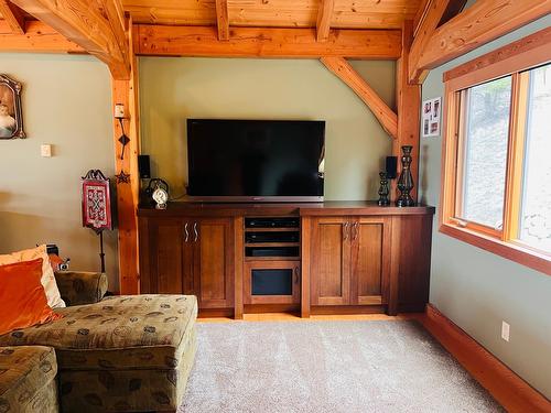 788 Lakeview Road, Invermere, BC - Indoor Photo Showing Bathroom