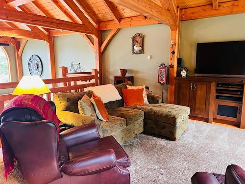 788 Lakeview Road, Invermere, BC - Indoor Photo Showing Other Room