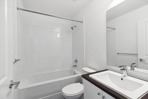 142 15778 85Th Avenue, Surrey, BC - Indoor Photo Showing Bathroom