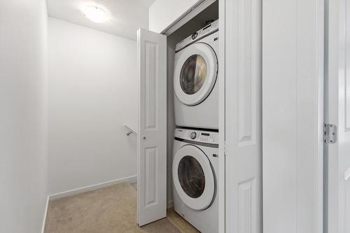 142 15778 85Th Avenue, Surrey, BC - Indoor Photo Showing Laundry Room