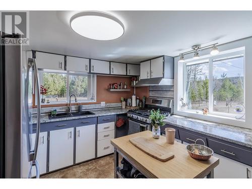 4939 Timothy Lake Road, Lac La Hache, BC - Indoor Photo Showing Kitchen