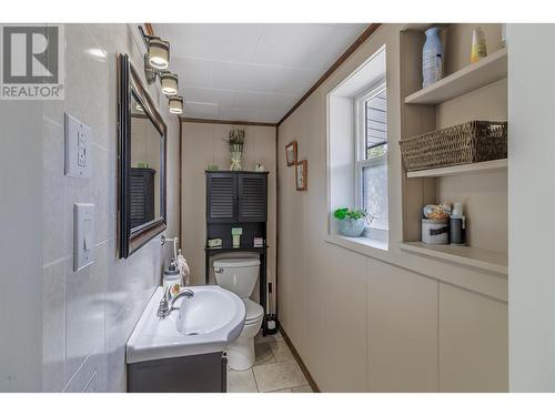 4939 Timothy Lake Road, Lac La Hache, BC - Indoor Photo Showing Bathroom
