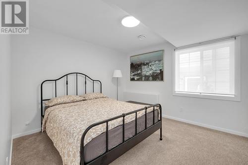 538 Holbrook Road E, Kelowna, BC - Indoor Photo Showing Bedroom