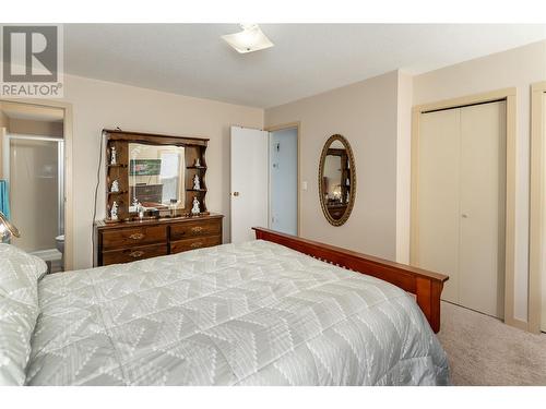 1569 Carshyl Court, Kelowna, BC - Indoor Photo Showing Bedroom