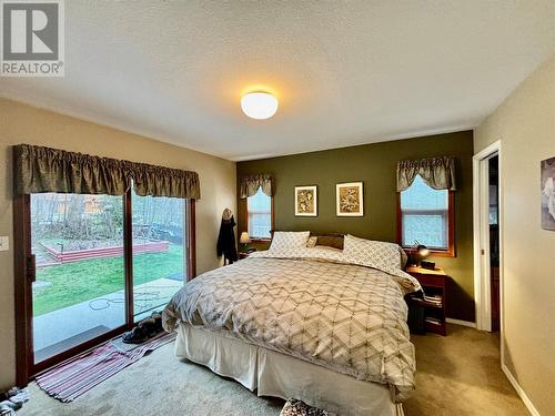 3677 Braelyn Road, Tappen, BC - Indoor Photo Showing Bedroom
