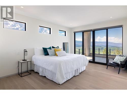 1364 Mine Hill Drive, Kelowna, BC - Indoor Photo Showing Bedroom