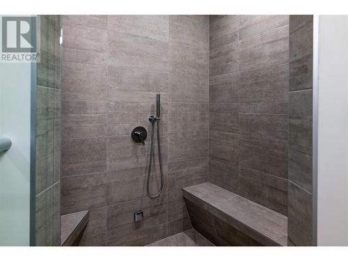 1364 Mine Hill Drive, Kelowna, BC - Indoor Photo Showing Bathroom