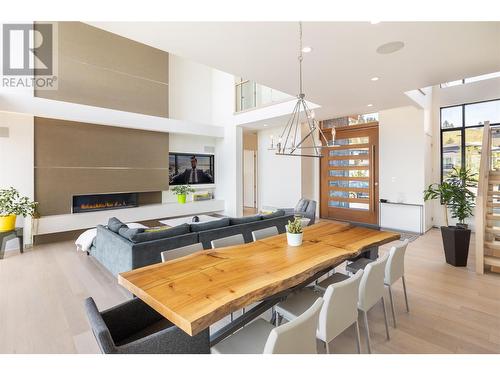 1364 Mine Hill Drive, Kelowna, BC - Indoor Photo Showing Dining Room