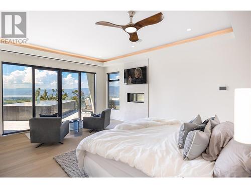 1364 Mine Hill Drive, Kelowna, BC - Indoor Photo Showing Bedroom