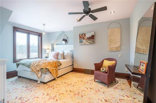 76 Oak Avenue, Dundas, ON - Indoor Photo Showing Bedroom
