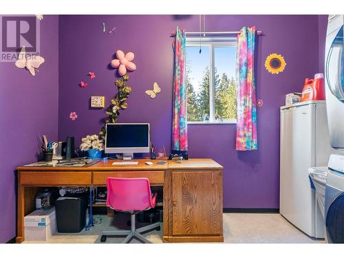 7688 Mountain Drive, Anglemont, BC - Indoor Photo Showing Office