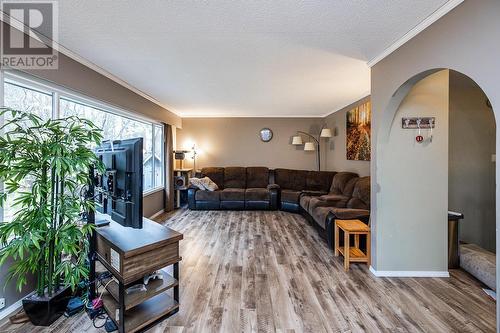 5483 Dalhousie Drive, Prince George, BC - Indoor Photo Showing Living Room