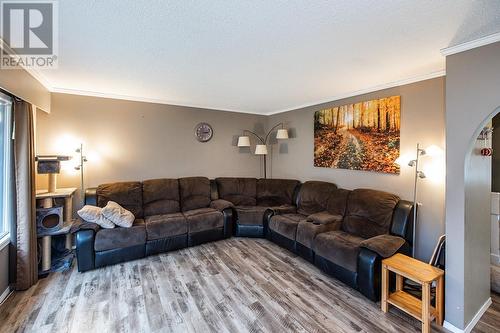 5483 Dalhousie Drive, Prince George, BC - Indoor Photo Showing Living Room