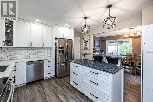 5483 Dalhousie Drive, Prince George, BC - Indoor Photo Showing Kitchen With Upgraded Kitchen