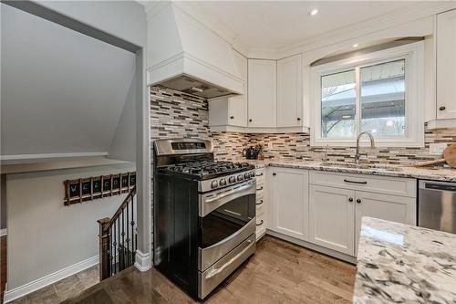 1513 Fletcher Road, Hamilton, ON - Indoor Photo Showing Kitchen With Upgraded Kitchen